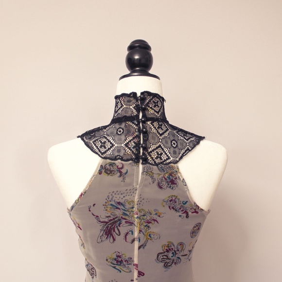 SMART SET | Victorian Lace High Neckline Dress - Picture 4 of 5